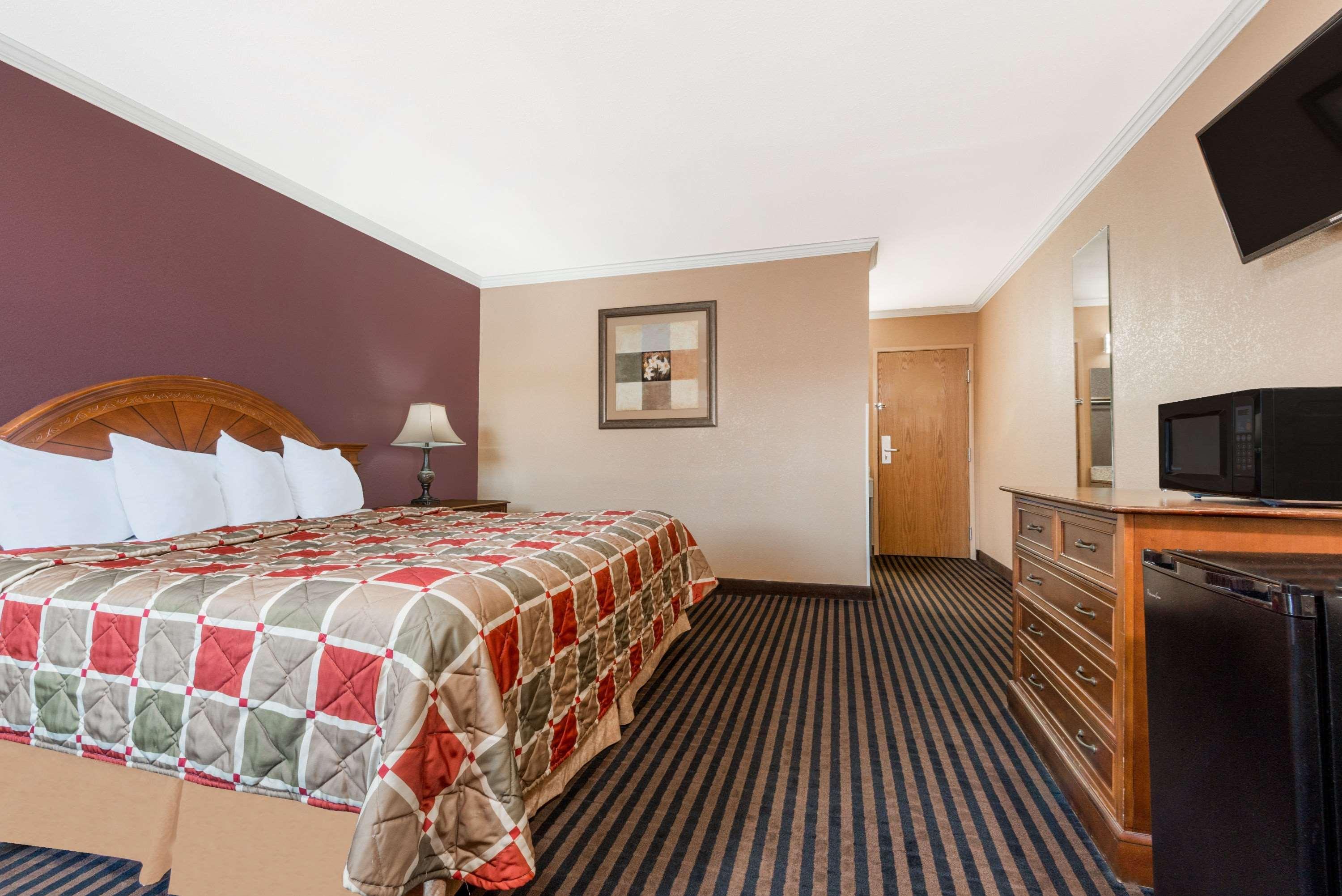 Days Inn By Wyndham Anderson In Exterior foto
